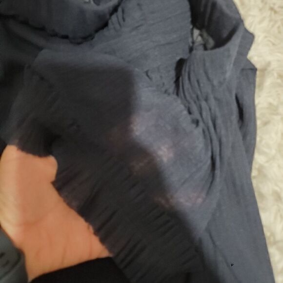 Ellen Tracy off shoulder blouse - Picture 3 of 8